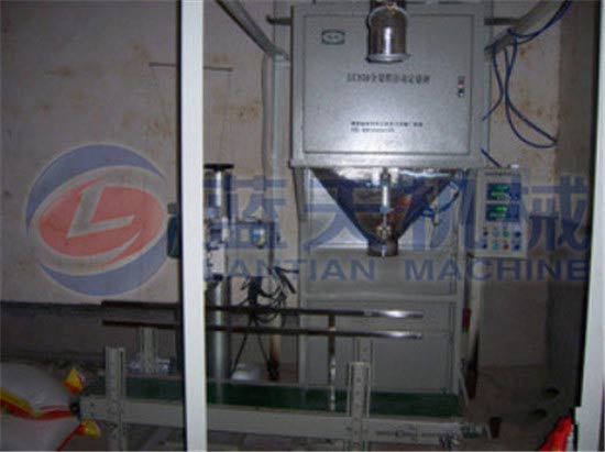 Particle weighting packing machine
